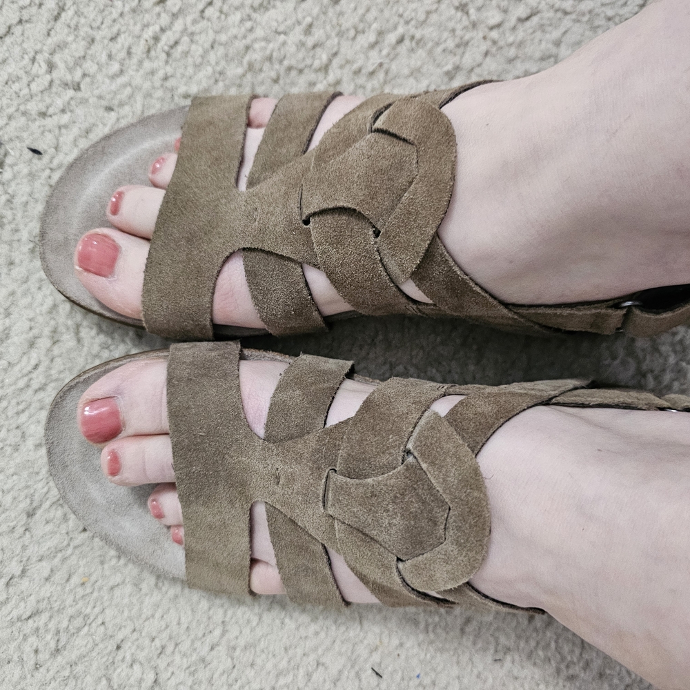 Munro Women's Corine Sandal, Sesamo, 9.5 Wide 9.5W Tan Brown Adjustable Suede